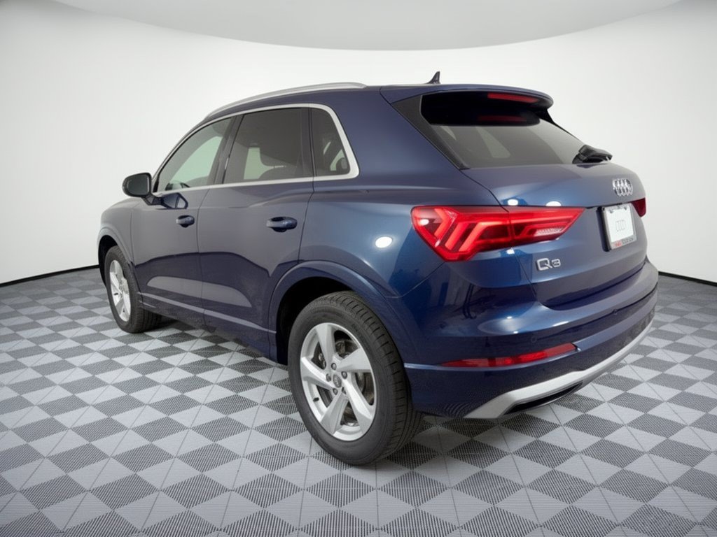 Used 2020 Audi Q3 2.0T Premium w/ Convenience Package AWD/4WD image 3