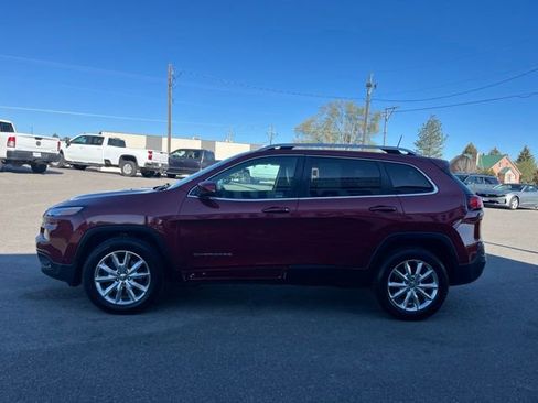 Used 2016 Jeep Cherokee Limited w/ Luxury Group AWD/4WD image 12