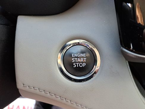 Certified 2023 Toyota Highlander XLE image 34