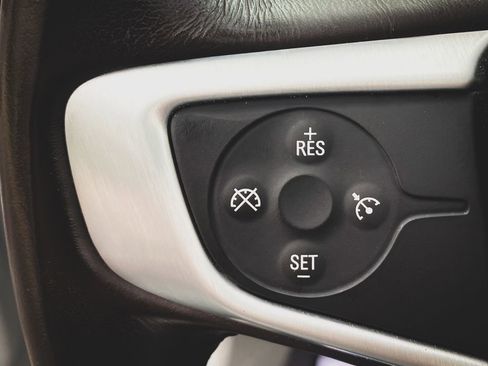Used 2019 GMC Acadia SLT w/ LPO, Floor Liner Package FWD image 18