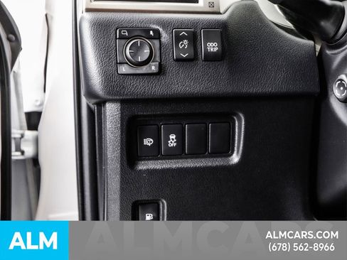 Used 2019 Lexus GX 460 image 33