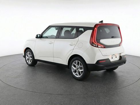 Used 2025 Kia Soul LX w/ LX Technology Package FWD image 5