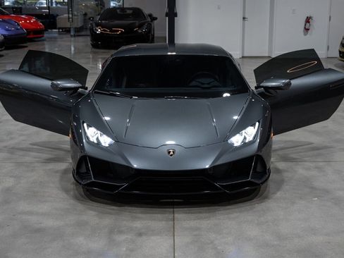 Used 2020 Lamborghini Huracan EVO image 34