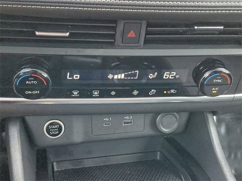 Used 2023 Nissan Rogue SV image 34