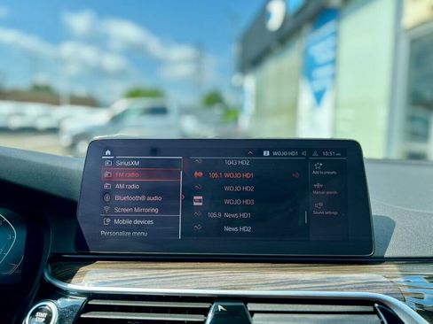 Used 2021 BMW 530i w/ Convenience Package RWD image 20