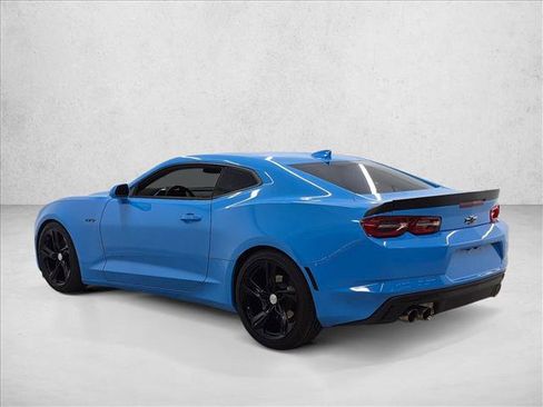 Used 2022 Chevrolet Camaro LT RWD image 8