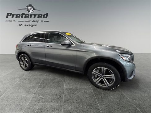 Used 2017 Mercedes-Benz GLC 300 4MATIC image 8