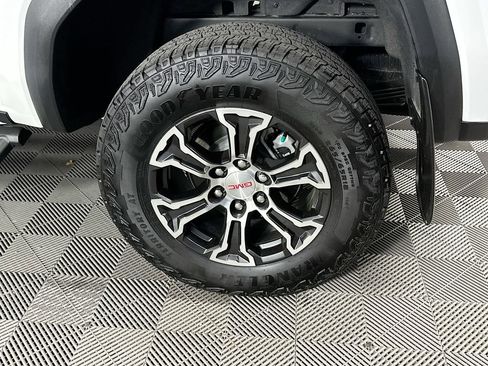 Used 2025 GMC Canyon AT4 AWD/4WD image 39