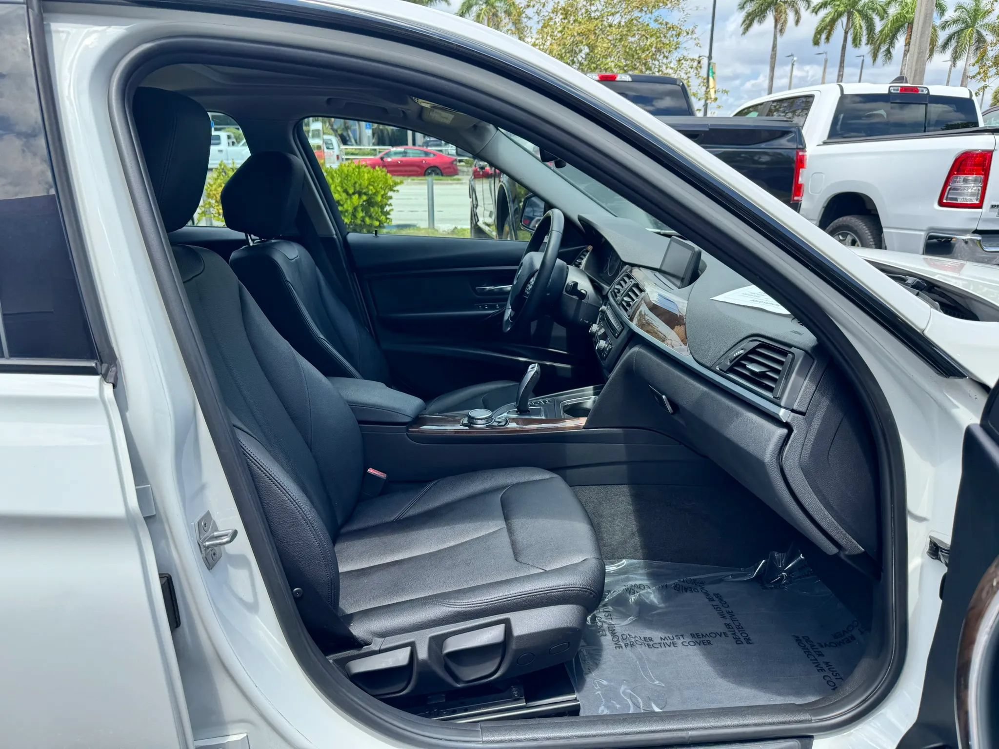 Used 2015 BMW 320i Sedan RWD image 21