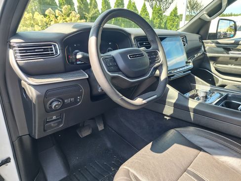 Used 2022 Jeep Wagoneer Series III image 22