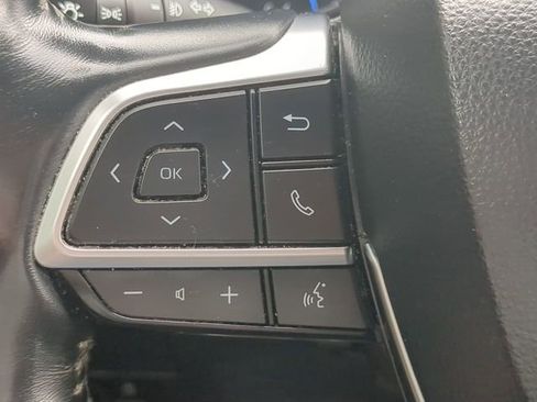 Used 2021 Toyota Highlander Platinum image 24