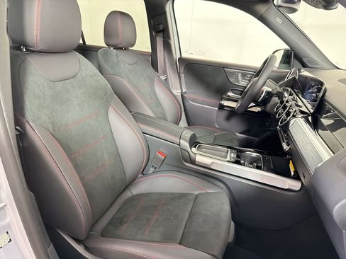 New 2026 Mercedes-Benz GLB 250 4MATIC image 30