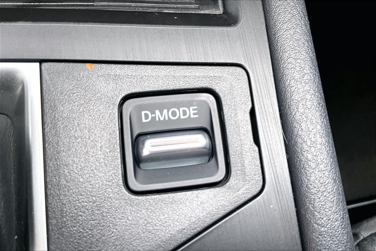 Certified 2026 Nissan Kicks SV w/ Charging Package FWD image 33