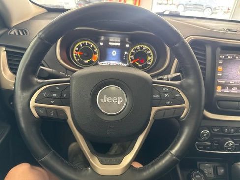 Used 2016 Jeep Cherokee Limited AWD/4WD image 32