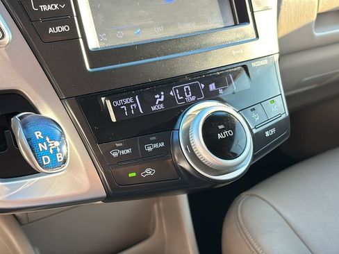 Used 2014 Toyota Prius V Three FWD image 21