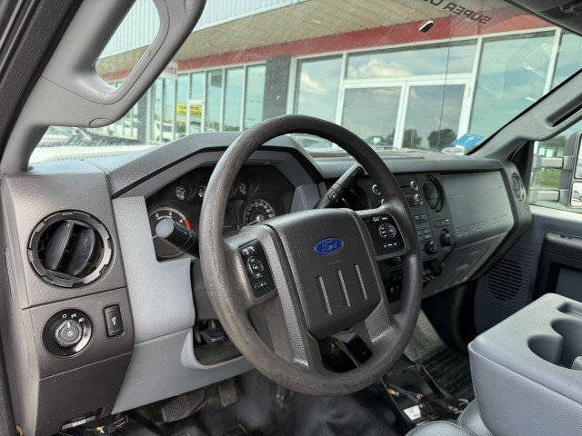 Used 2015 Ford F550 2WD Regular Cab Super Duty image 26