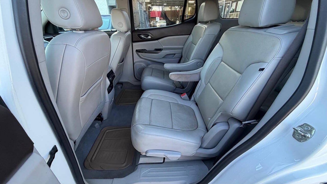 Used 2020 GMC Acadia SLT w/ Driver Alert Package II FWD image 14