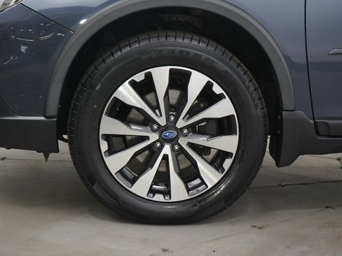 Used 2017 Subaru Outback 3.6R Limited AWD/4WD image 30