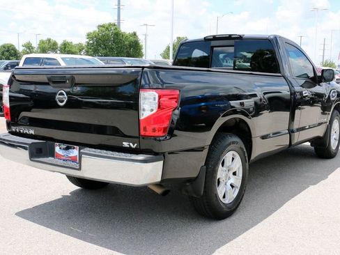 Used 2017 Nissan Titan SV RWD image 5