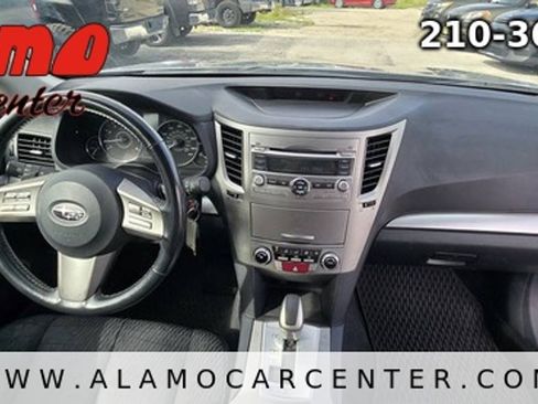 Used 2011 Subaru Outback 2.5i Premium AWD/4WD image 17