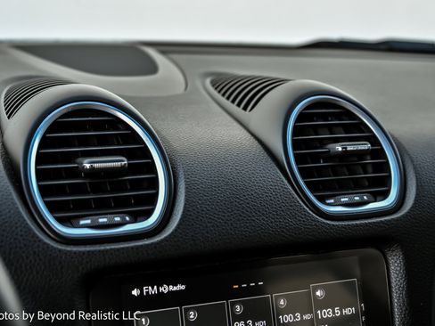 Used 2025 Porsche 718 Cayman image 39