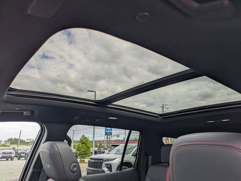 New 2026 Chevrolet Traverse RS w/ LPO, Floor Liner Package FWD image 24