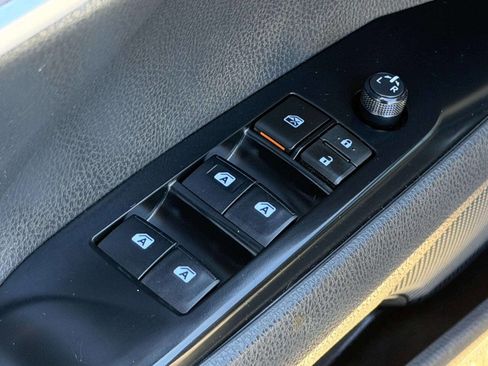 Used 2018 Toyota Camry LE w/ Convenience Package image 12