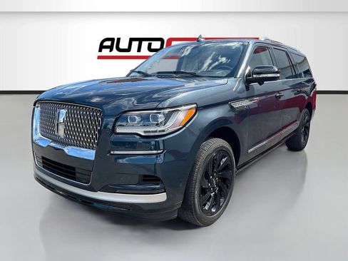 Used 2022 Lincoln Navigator L Reserve AWD/4WD image 3