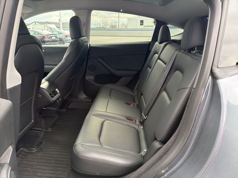 Used 2023 Tesla Model Y Long Range image 18