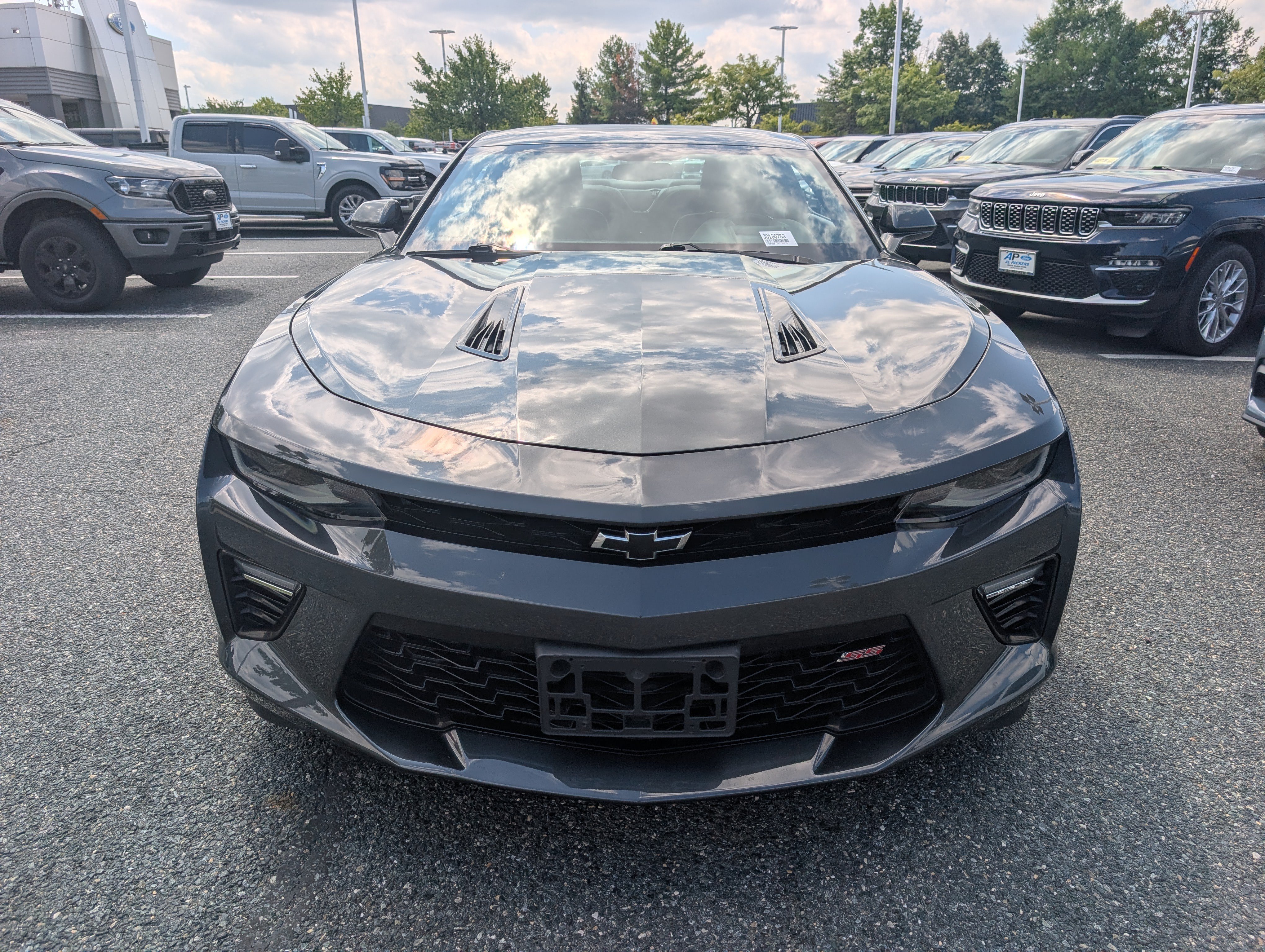Used 2018 Chevrolet Camaro SS RWD image 9