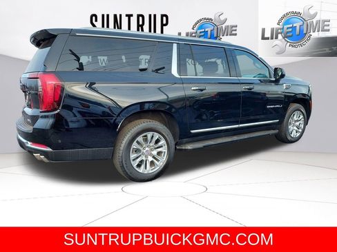 Used 2025 GMC Yukon XL Denali image 3