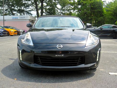 Used 2014 Nissan 370Z Touring w/ Navigation Package image 2
