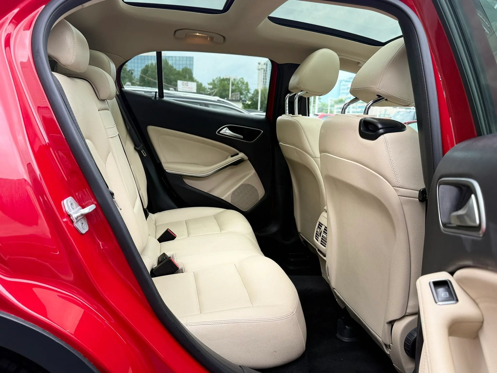 Used 2016 Mercedes-Benz GLA 250 4MATIC image 34