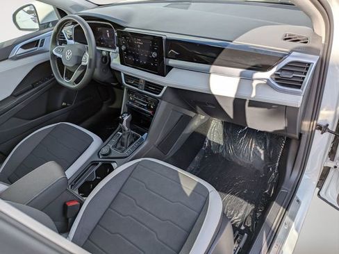 New 2026 Volkswagen Taos SE image 32