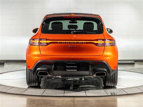 Used 2025 Porsche Macan image 10