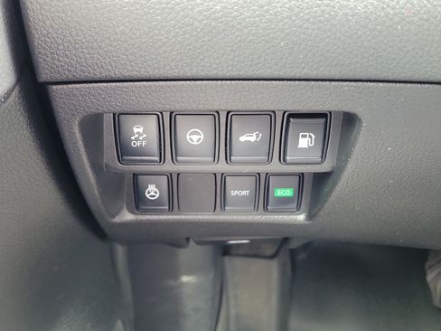 Used 2019 Nissan Rogue SV w/ Premium Package FWD image 26