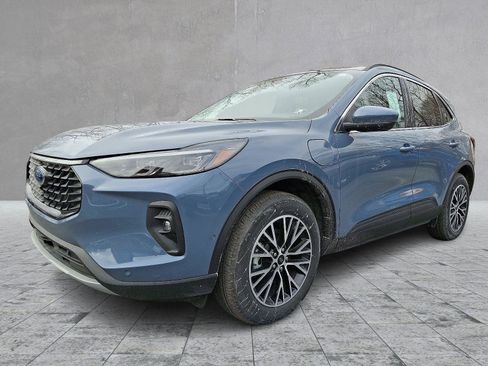 Used 2024 Ford Escape SE w/ PHEV Premium Package image 3