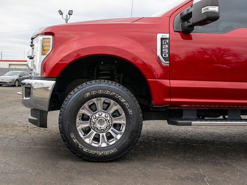 Used 2019 Ford F250 XLT w/ XLT Premium Package image 12