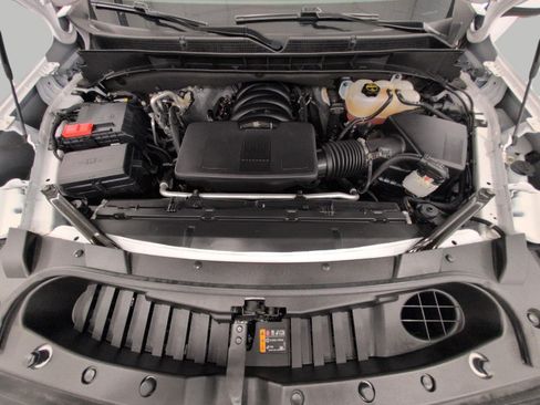 Used 2025 GMC Yukon XL Denali AWD/4WD image 8