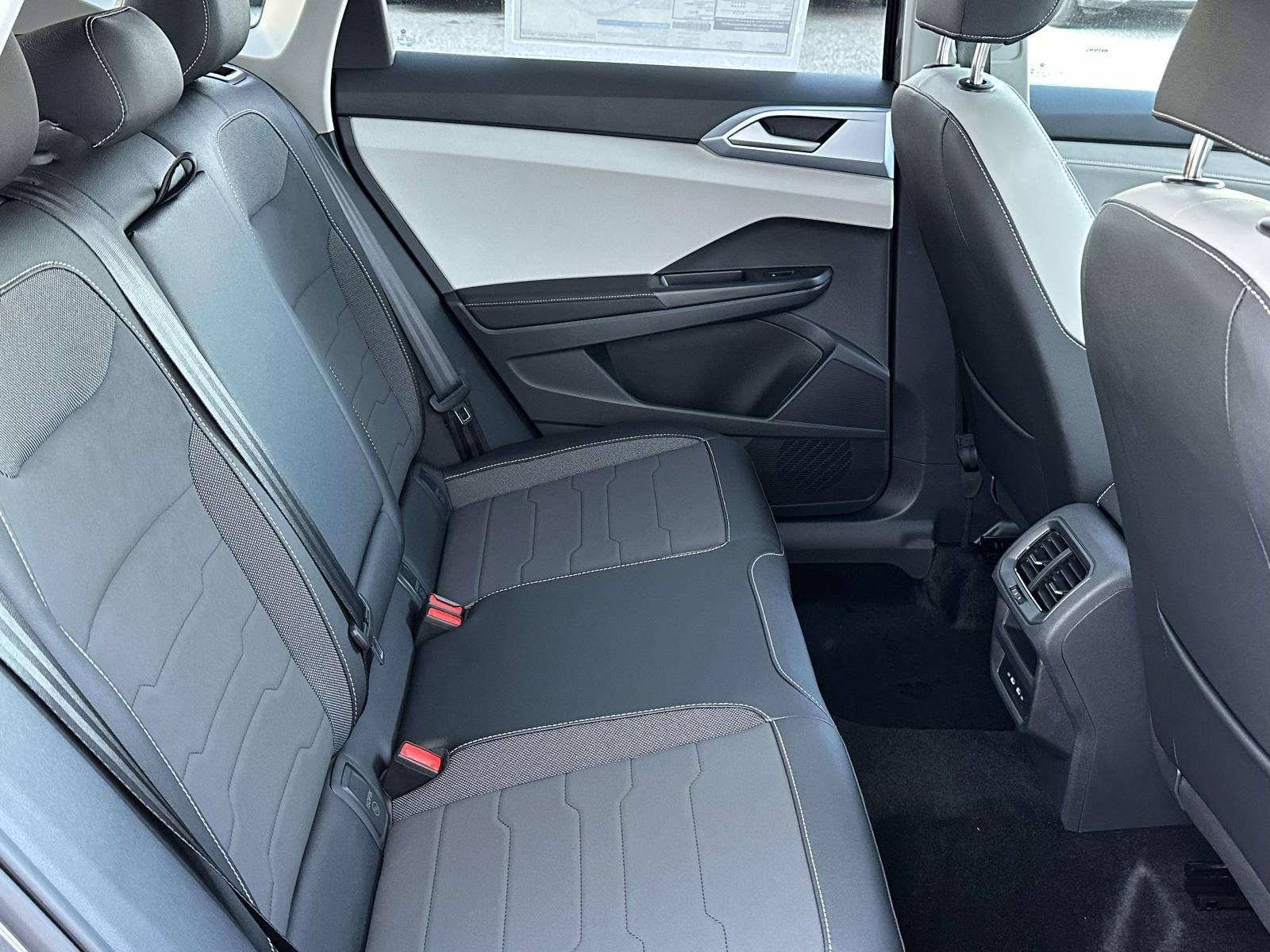 New 2026 Volkswagen Taos SE AWD/4WD image 15