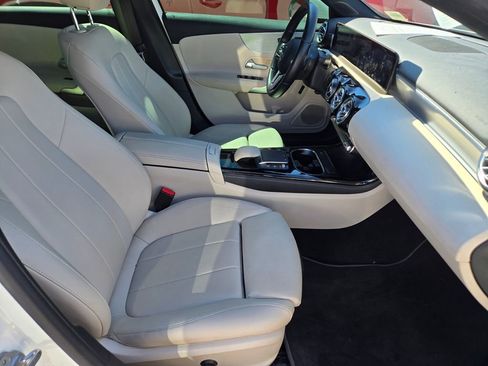 Used 2021 Mercedes-Benz A 220 image 3