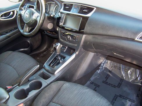 Used 2019 Nissan Sentra SV image 34