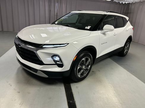 Used 2024 Chevrolet Blazer LT w/ Convenience Package image 3