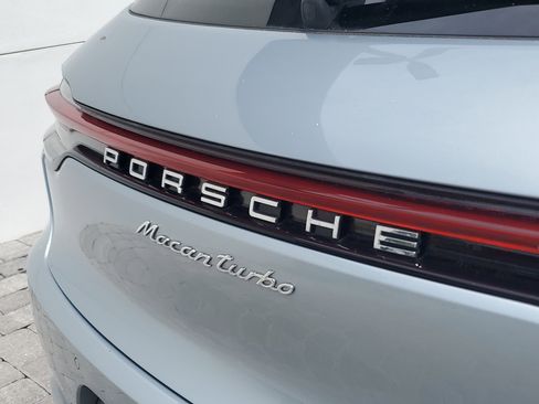 Used 2020 Porsche Macan Turbo AWD/4WD image 7