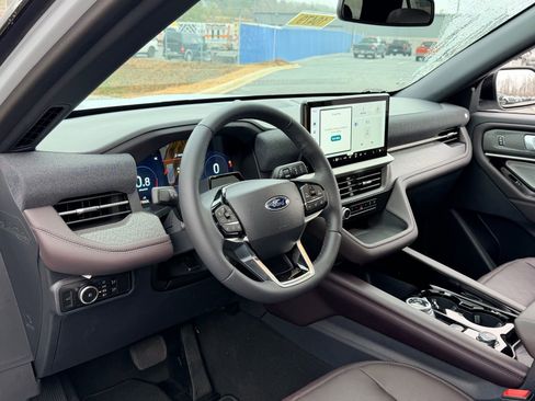 New 2026 Ford Explorer Platinum image 22
