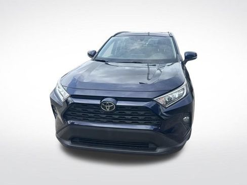 Used 2019 Toyota RAV4 XLE FWD image 2