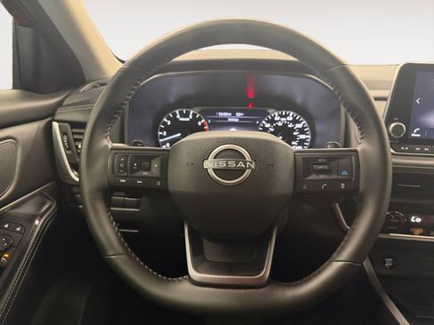 Used 2025 Nissan Rogue SV FWD image 14
