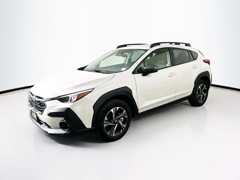 Used 2024 Subaru Crosstrek 2.0i Premium AWD/4WD image 3