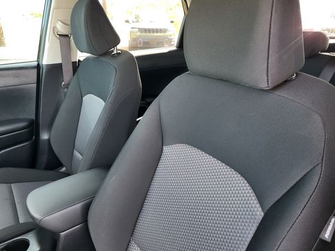 Used 2025 Kia Soul LX w/ LX Technology Package FWD image 33