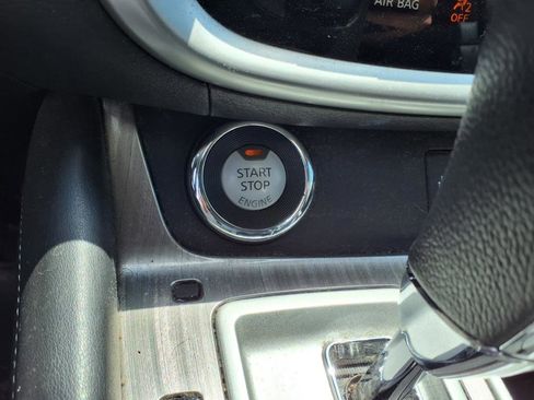 Used 2018 Nissan Murano SL w/ Moonroof Package image 15